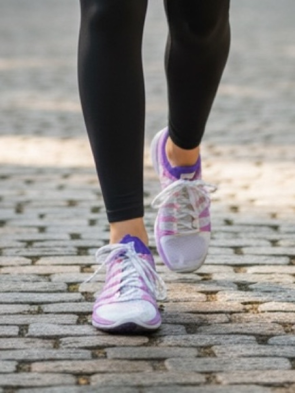 Nike Women’s Fly Knit Lavender and White Running Shoes - Picture 2 of 9